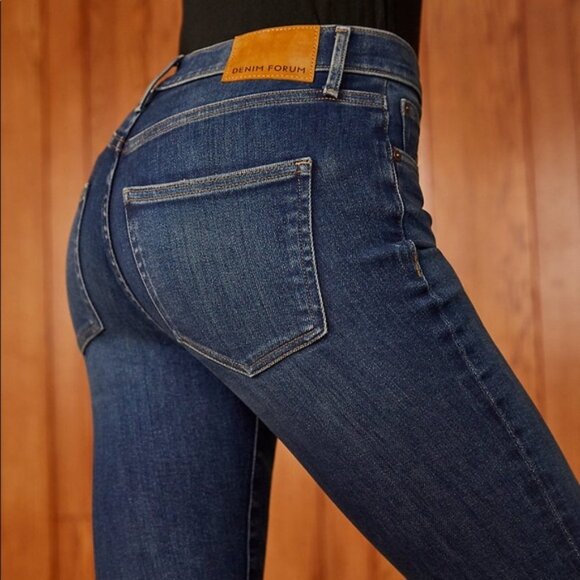 Aritzia Denim Forum The Nico Mid Rise Skinny Crop Size 26 - Picture 4 of 13